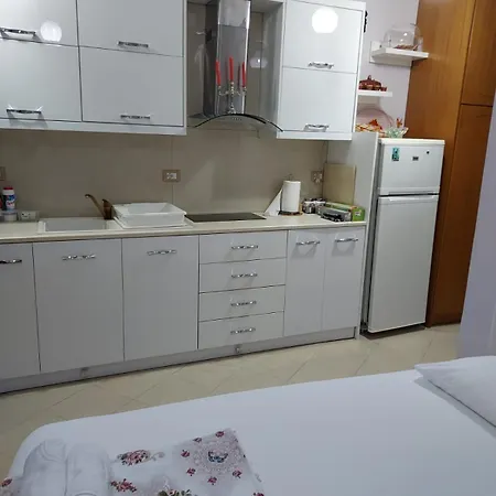 Malaj's Bed & Breakfast *
