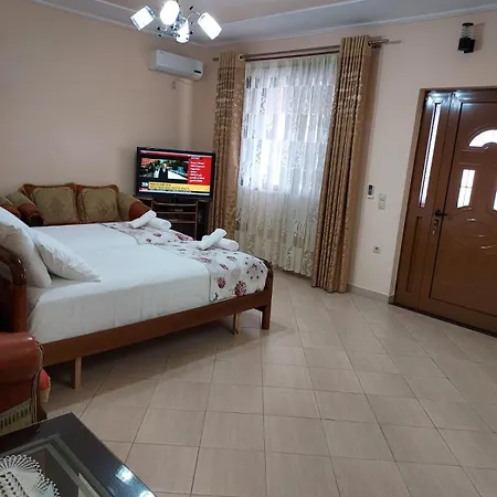 Bed & Breakfast Malaj's *